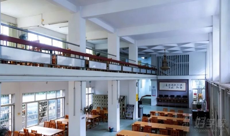 图书馆内部