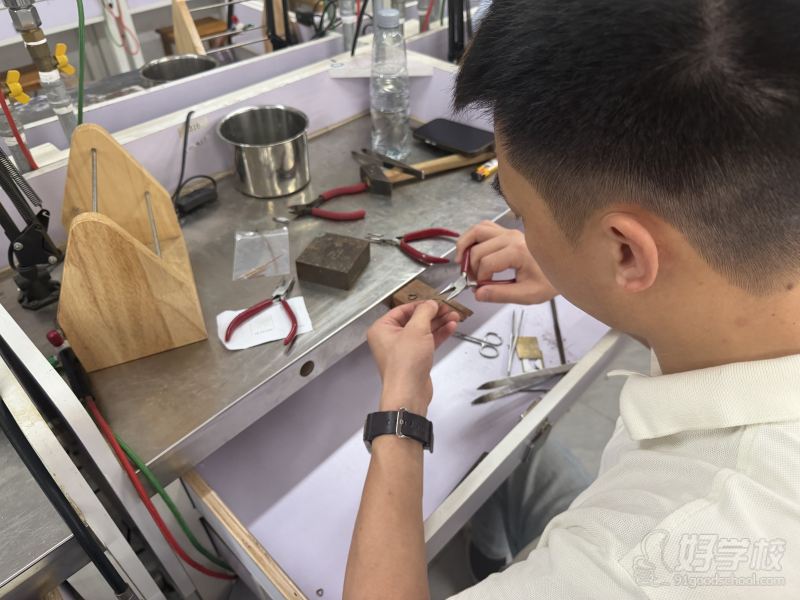 贵金属首饰制作工2