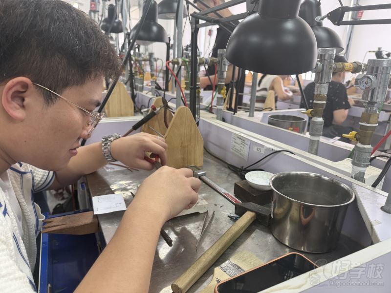 贵金属首饰制作工4