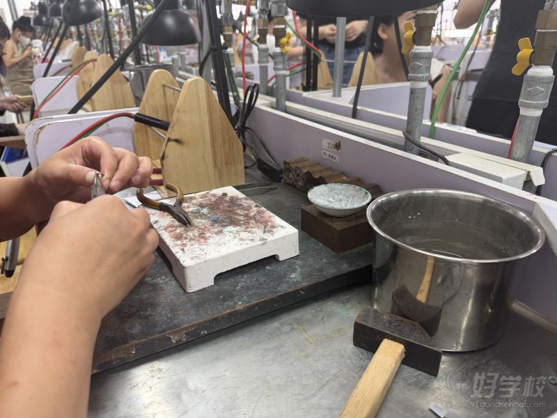 贵金属首饰制作工3