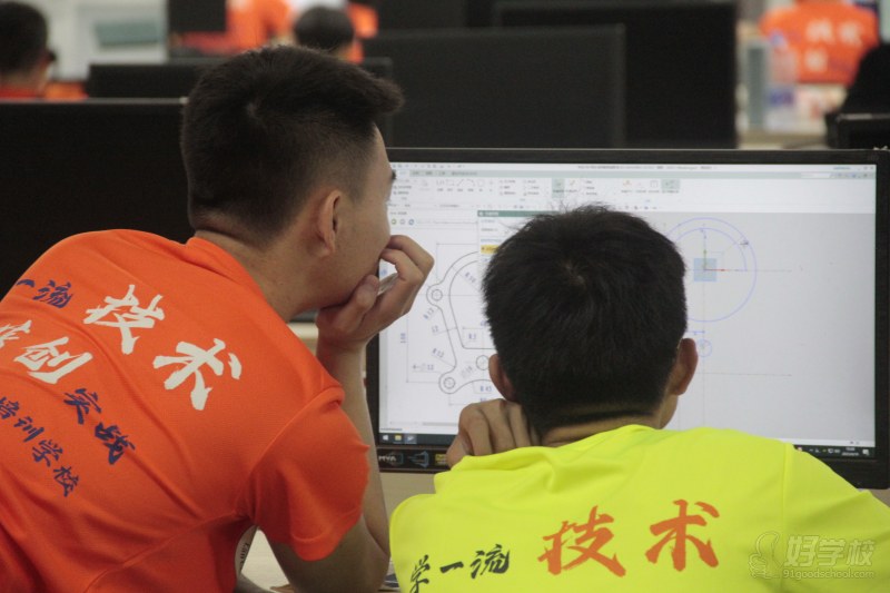 東莞CNC加工中心培訓班 東莞藍領教育