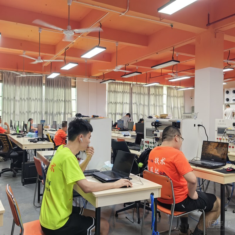 东莞PLC全科实操专业培训班 东莞蓝领教育