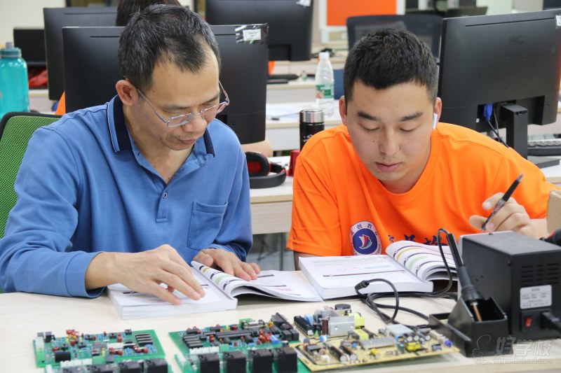 東莞電子電路設(shè)計培訓課程 東莞藍領(lǐng)教育