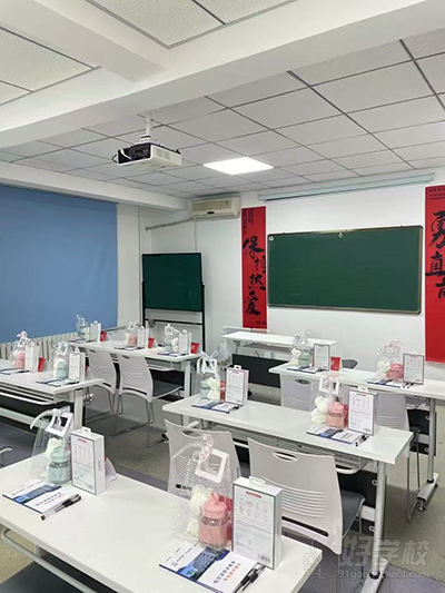 哈爾濱全日制高考復(fù)讀沖刺輔導(dǎo) 哈爾濱銀禾教育