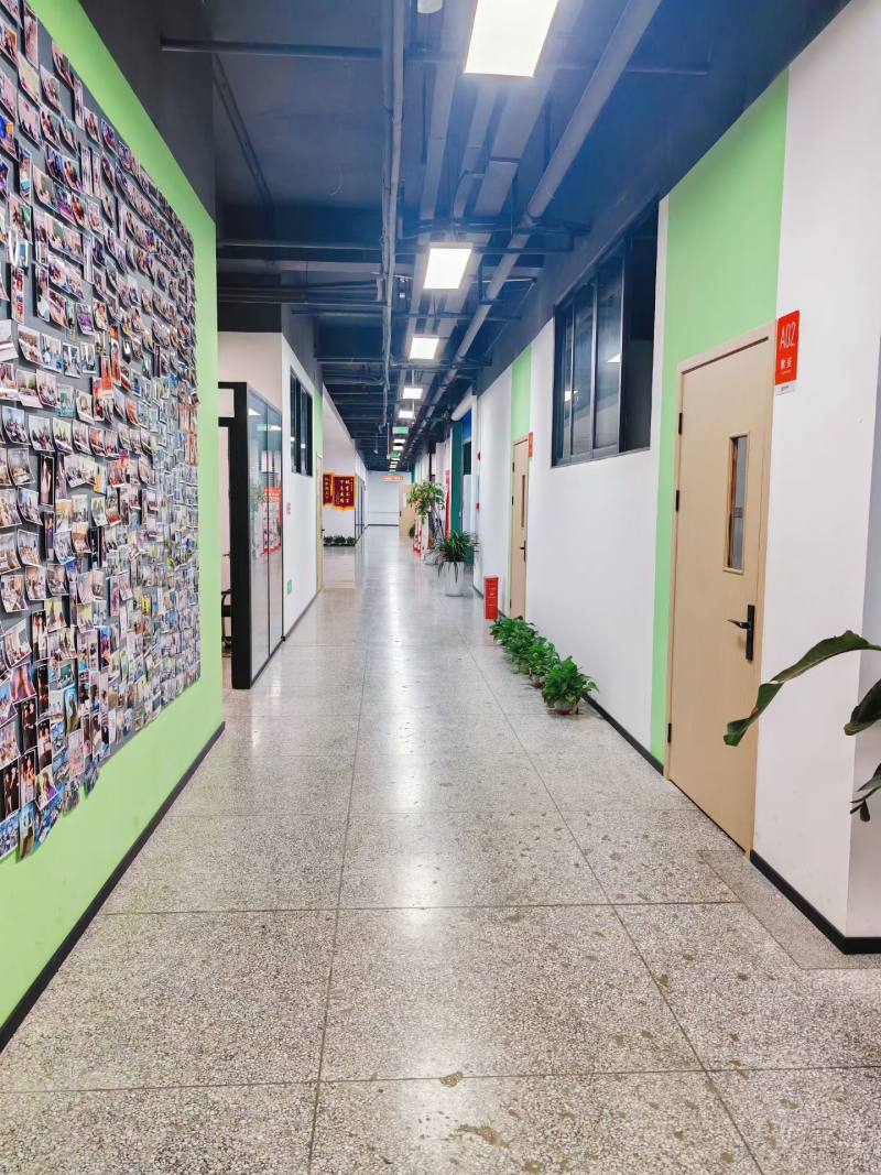 明亮的教室区域,让学生不觉得压抑.