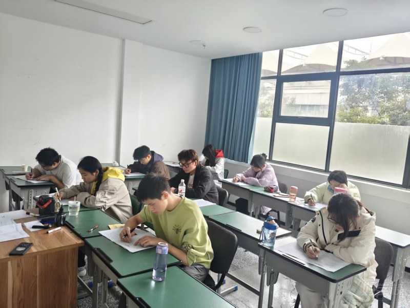 每周测试严格要求,适应高考.