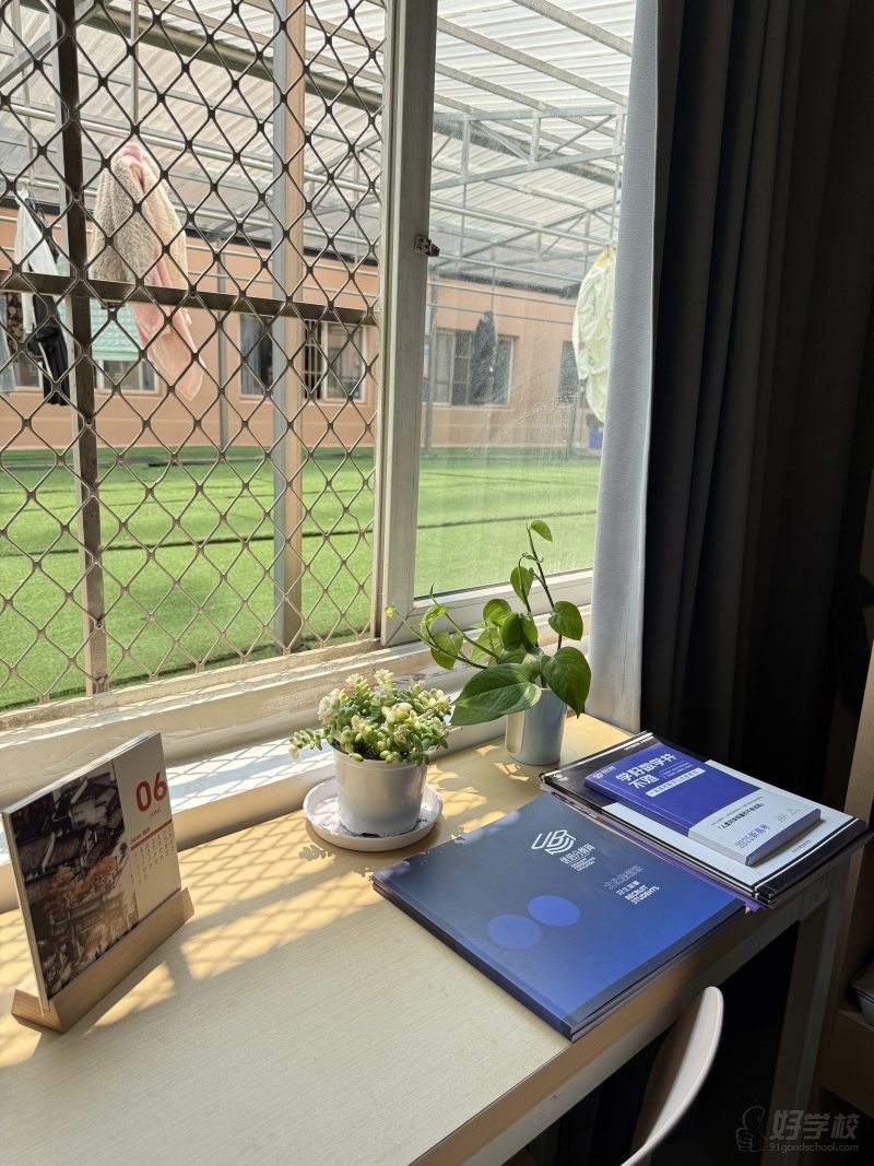 寝室保持良好的通风和优美的环境。