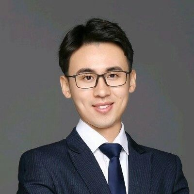 刘博士长期专注于国际高中学生的商科竞赛与学术能力提升，曾担任多项国际商赛的评委，具备丰富的一线指导经验。