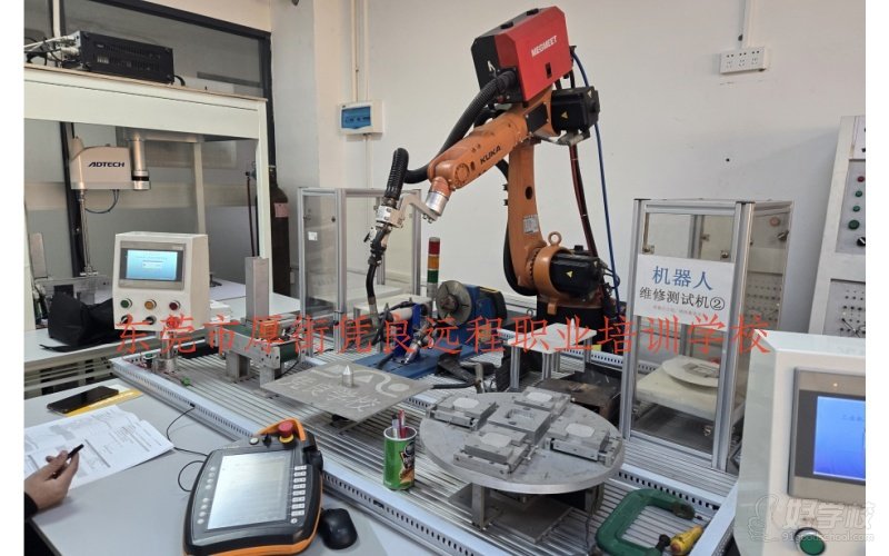 库卡机器人图片