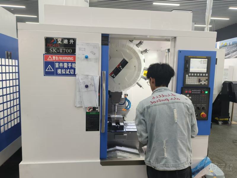 发那科系统的机床