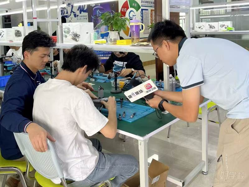 深圳卫视来深云翼专访--采访优秀学员