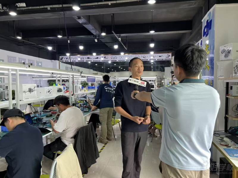 深圳卫视来深云翼专访--采访张总