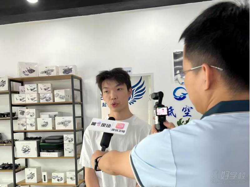 深圳卫视来深云翼专访--采访优秀学员