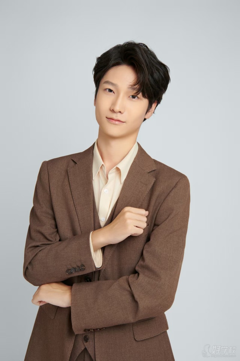 席老師（播音教師）