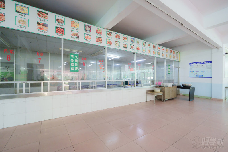 食堂打餐窗口