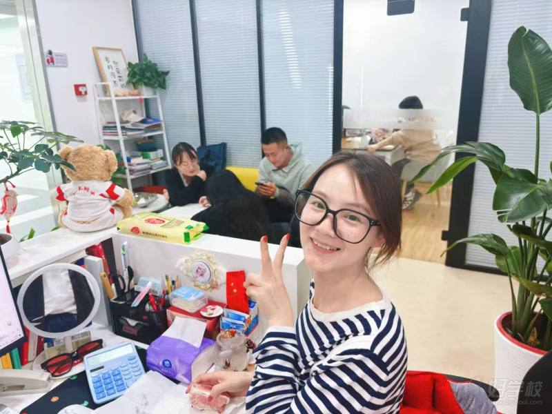 AMY老师和她的同学们